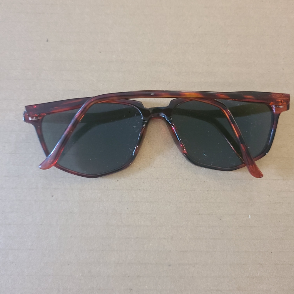 Red Tortoiseshell Sunglasses - image 7